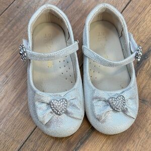 Dream Pairs Silver Glitter Heart Mary Jane Shoes for Girls
